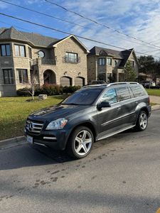 Mercedes Benz Gl- 550 AMG PACKAGE- Pristine Condition