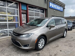 Used 2018 Chrysler Pacifica Touring-L Plus for Sale in Kitchener, Ontario