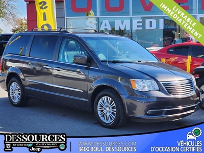 Used Chrysler Town & Country 2015 for sale in Dollard-Des-Ormeaux, Quebec
