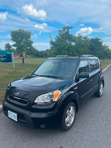 2011 Kia soul (very smooth car and good condition)