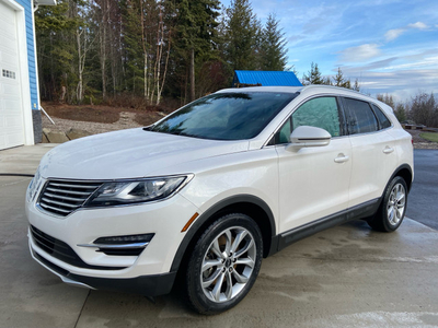 2015 Lincoln MKC with only 42135 kms! Sale pending