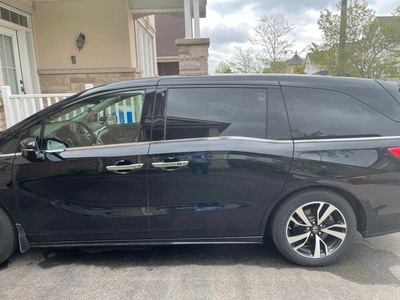 Honda Odyssey 2019 touring fully loaded Clean title