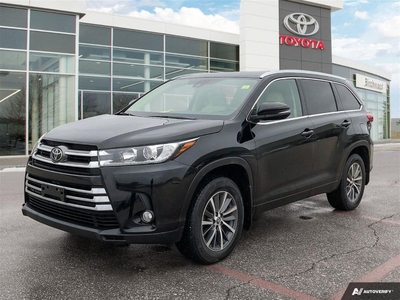 Used 2017 Toyota Highlander XLE AWD No Accidents! NAV for Sale in Winnipeg, Manitoba