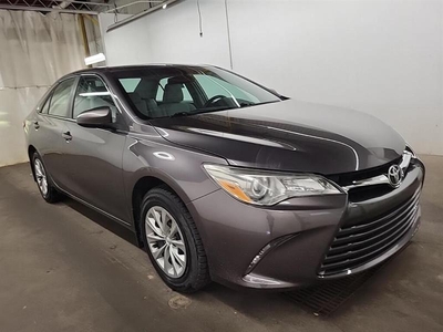 Used Toyota Camry 2015 for sale in Cowansville, Quebec