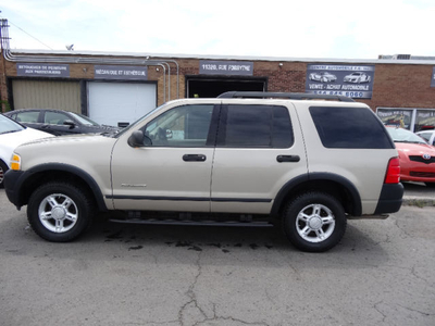 2005 Ford Explorer 4x4 - 158,000km - beige