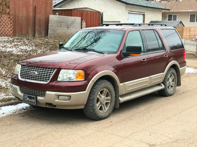 2007 Ford Expedition, 8 passenger, 210,000 km.