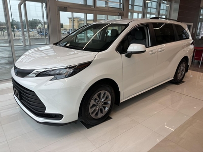 New 2024 Toyota Sienna LE AWD for Sale in Simcoe, Ontario