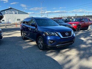 Used 2017 Nissan Pathfinder 4WD 4dr SV for Sale in Calgary, Alberta
