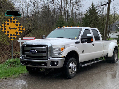2011 Ford F-350 Dually Diesel Lariat, 4door 4wd leather 8ft box