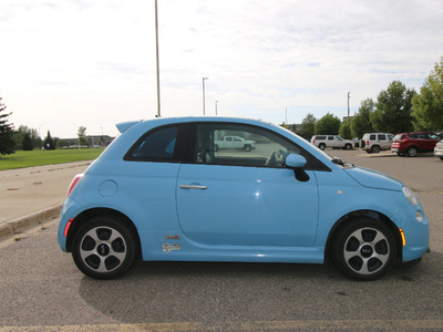 2015 Fiat 500E (electric car with lots of extras)