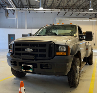 2007 Ford F550 V10 Gas CentAuto loader tow truck