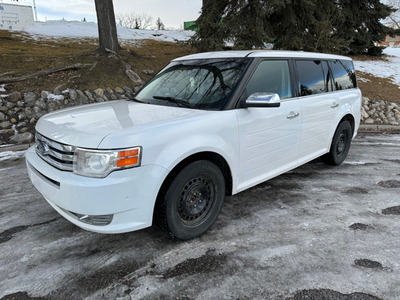 2010 Ford Flex Limited /**Must Sell** / **2 Sets of Tires/Rims**