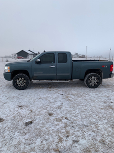2011 Chevy 1500 4x4 ext cab
