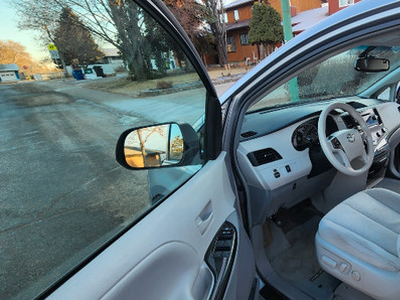 2012 Toyota Sienna 8 Seater