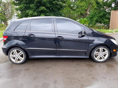 Mercedes Benz b200 2009 with CARFAX report