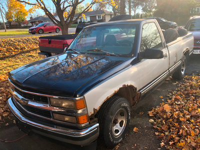 1995 Chevy 1500, auto, 2WD, a/c, trailer hitch,S/S wheels,cruise