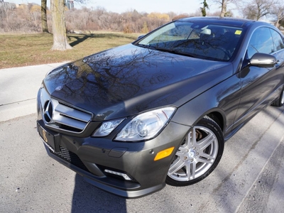 Used 2010 Mercedes-Benz E-Class NO ACCIDENTS / STUNNING COMBO / SUMMER READY for Sale in Etobicoke, Ontario
