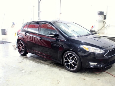 Used 2015 Ford Focus SE Hatch - HEATED SEATS - LOCAL VEHICLE - ACCIDENT FREE - LOW KMS for Sale in Saskatoon, Saskatchewan