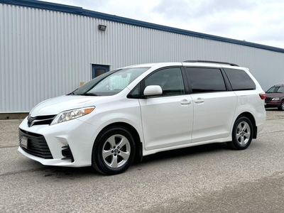 Used 2020 Toyota Sienna LE Reverse Camera Power Doors Carplay for Sale in Kitchener, Ontario
