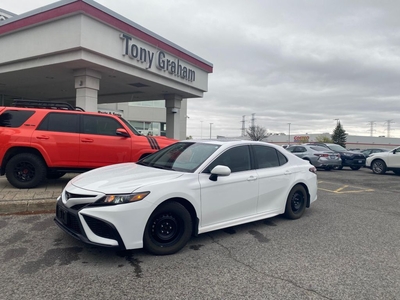 Used 2021 Toyota Camry SE Upgrade Package for Sale in Ottawa, Ontario