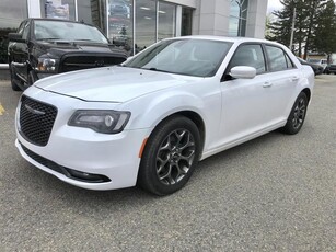 Used Chrysler 300 2015 for sale in Shawinigan, Quebec