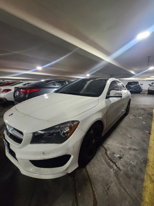 2014 CLA 250 WHITE FULLY LOADED WITH SUNROOF FOR SALE
