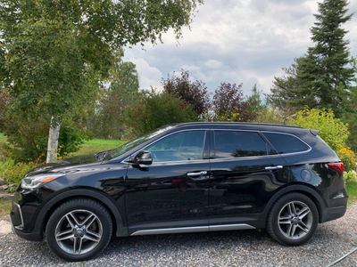 2019 AWD Santa Fe XL Ultimate with Hitch