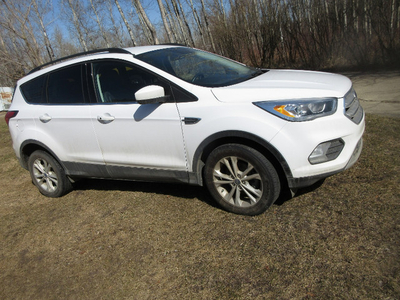 2019 FORD ESCAPE SEL AWD Cash/trade/lease to own terms.
