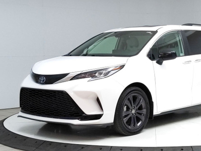 2022 Toyota Sienna XSE 7-Passenger 6.6L/100KM Combined! 245 N...
