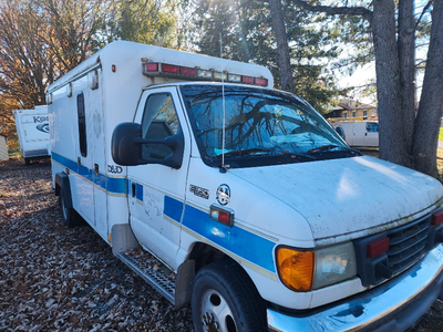 Ambulance / Camper