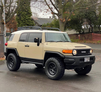 LOOKING FOR: 2010-2014 FJ Cruiser 6MT