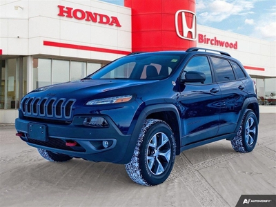Used 2018 Jeep Cherokee Trailhawk Trailhawk Leather Low Mileage for Sale in Winnipeg, Manitoba