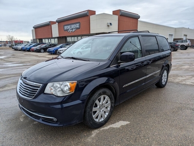 Used 2015 Chrysler Town & Country TOURING for Sale in Steinbach, Manitoba