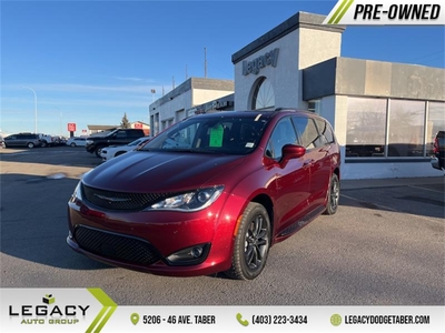 Used Chrysler Pacifica 2020 for sale in Taber, Alberta