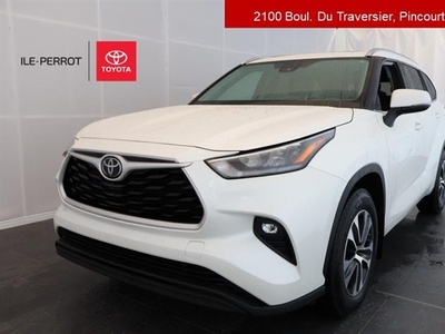 Used Toyota Highlander 2020 for sale in Pincourt, Quebec