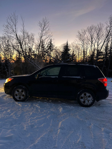 Subaru Forester 2.5i | 2015 | 196,000 KMs | Manual 6 Speed