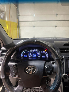 Toyota camery hybrid XLE 2013