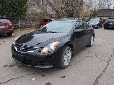 Used 2012 Nissan Altima 2dr Cpe I4 2.5 S Leather Sun-Roof Fully Loaded for Sale in Mississauga, Ontario