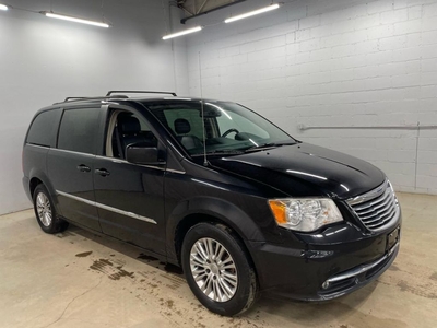 Used 2015 Chrysler Town & Country TOURING for Sale in Kitchener, Ontario