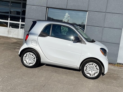 Used 2016 Smart fortwo LEATHER7in INFOTAIMENT SCREENHEATED SEATS for Sale in Toronto, Ontario