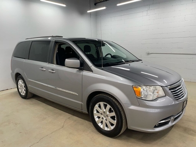Used 2014 Chrysler Town & Country TOURING for Sale in Guelph, Ontario