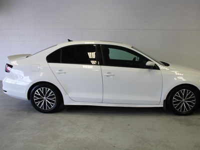 Used 2015 Volkswagen Jetta LOWERD. WE APPROVE ALL CREDIT for Sale in London, Ontario
