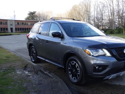 Used 2020 Nissan Pathfinder SL 4WD for Sale in Burnaby, British Columbia