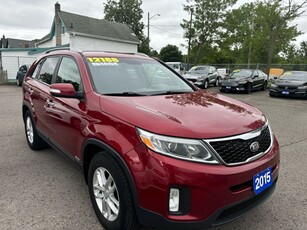 Used 2015 Kia Sorento LX, All Wheel Drive, Bluetooth, back-up sensors for Sale in St Catharines, Ontario