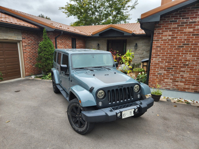 2014 Jeep Wrangler Unlimited Sahara - Altitude Package