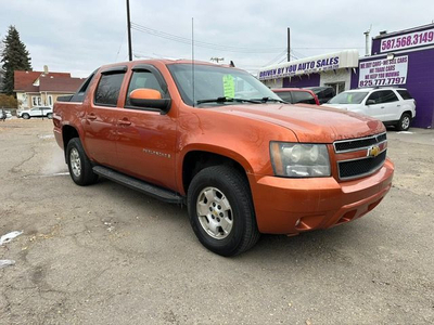 2008 CHEVROLET AVALANCHE LT 4x4 5.3l one owner clean truck.