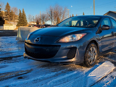 2012 Mazda 3 Skyactiv ACCIDENT FREE. LOW MILEAGE. CARFAX AVAIL.