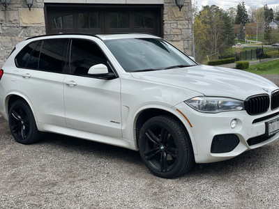 2015 M-Sport package with upgraded lighting. 333HP awesome suv.
