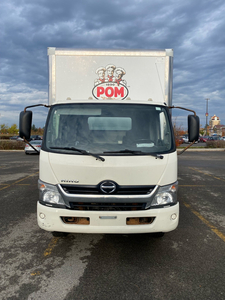 Camion 20 pied avec monte-charge