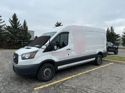 ONLY 35,000 KM! 2018 Ford Transit T-250 Med/Med Cargo Van